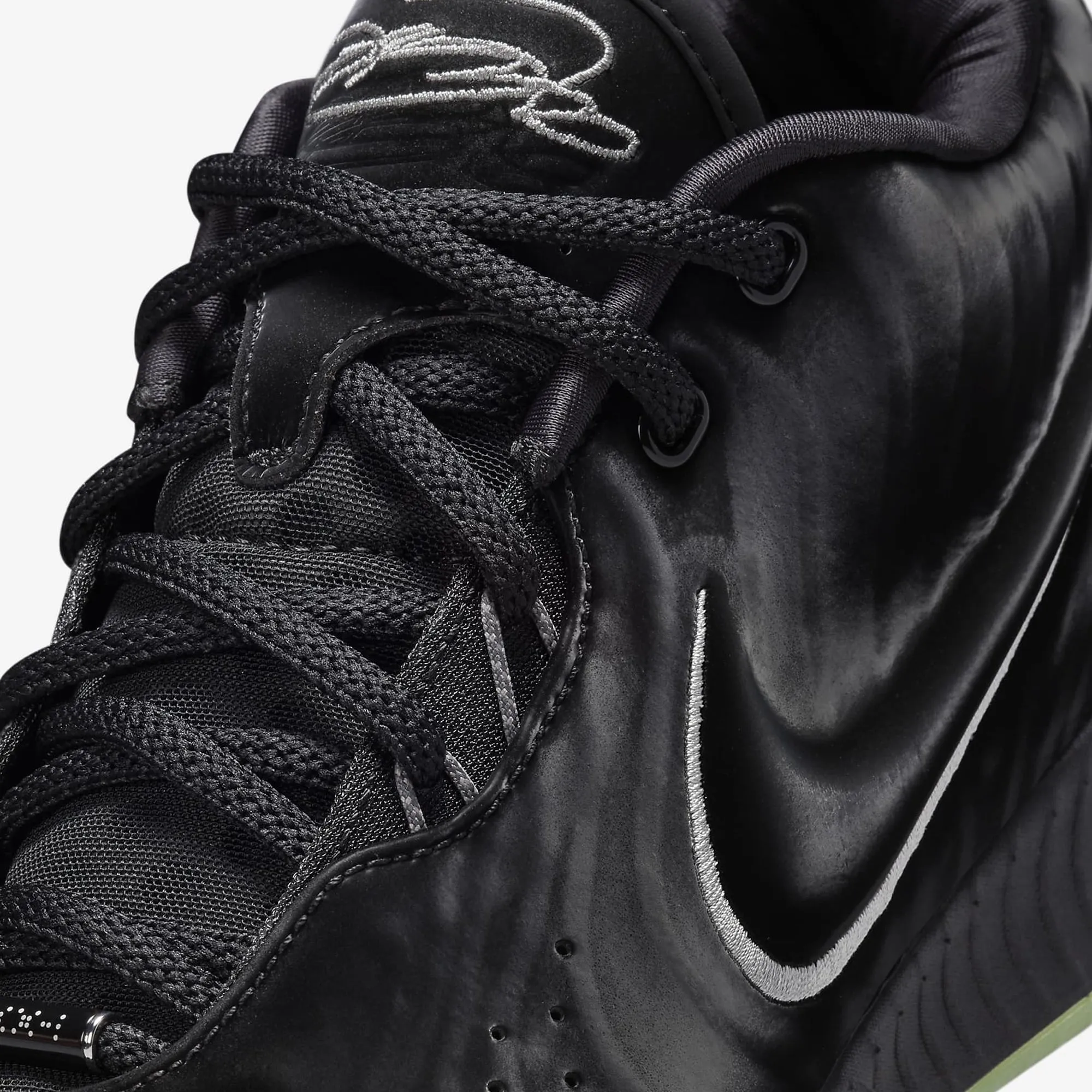 LEBRON XXI TAHITIAN EP 'BLACK/MTLC PEWTER-IRON GREY-OIL GREEN'