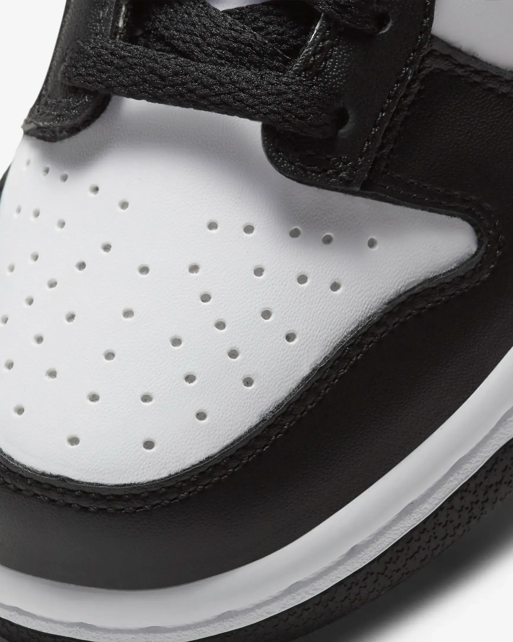 Nike Kid's Dunk Low Shoes - White / Black